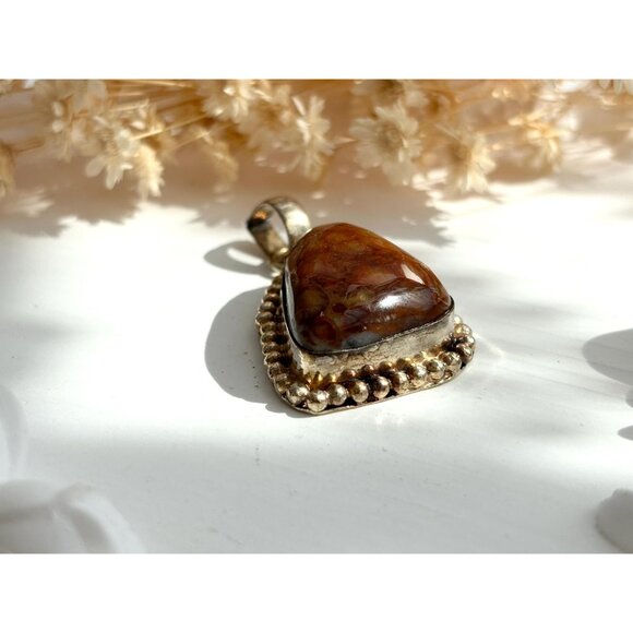 Botswana Agate Triangular Sterling Silver 925 Bead Framed Vintage Pendant - Picture 4 of 10